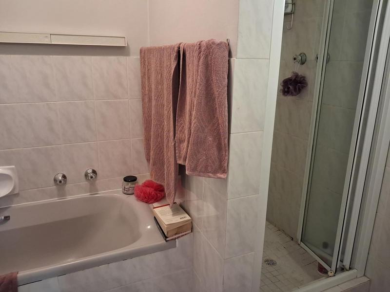 To Let 3 Bedroom Property for Rent in Vredehoek Western Cape